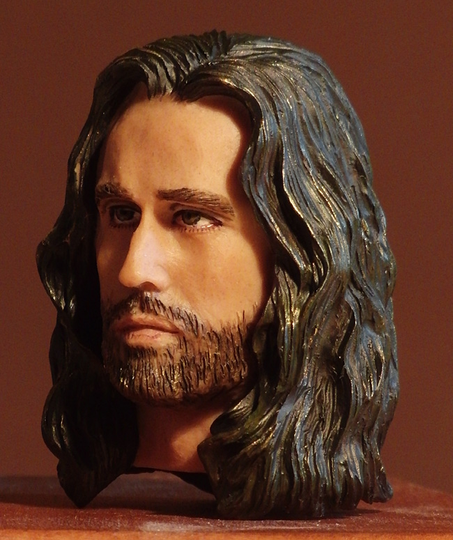 Natürlich hat Jesus lange Haare. Kopf und Frisur wurden aus einem Stück gefertigt, was zwangsläufig die Beweglichkeit des Kopfes einschränkt und kommt ... - mivi-jesus-head02